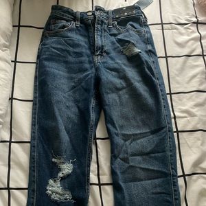 Hollister ultra high-rise vintage straight size 00 regular.